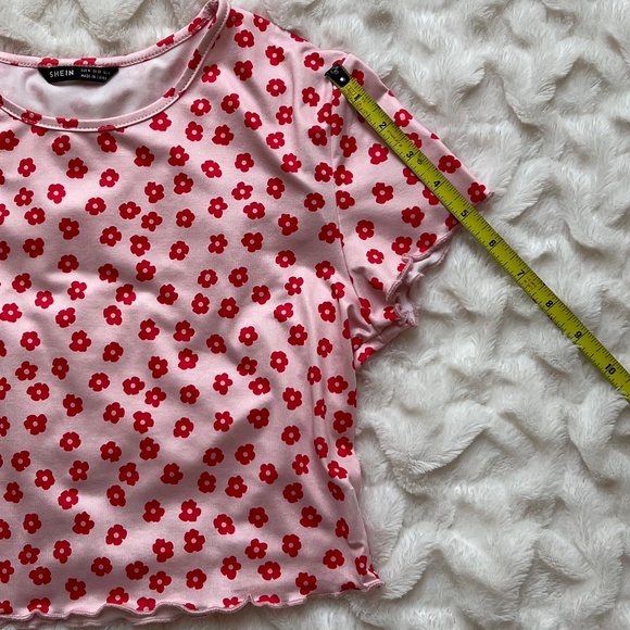 Pink Short Sleeve Crop Top with Red Flowers - Picture 14 of 16